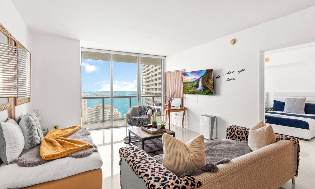 Downtown Miami Apartment | 0142 Skyline Serenity 1B/1B