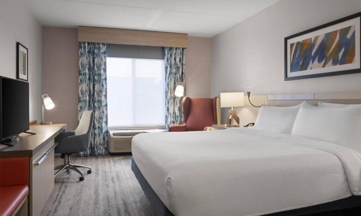 Albuquerque Hotel | 1 King Bed with Sofa bed | Easy access to Airport + Gym, Indoor Pool & Breakfast