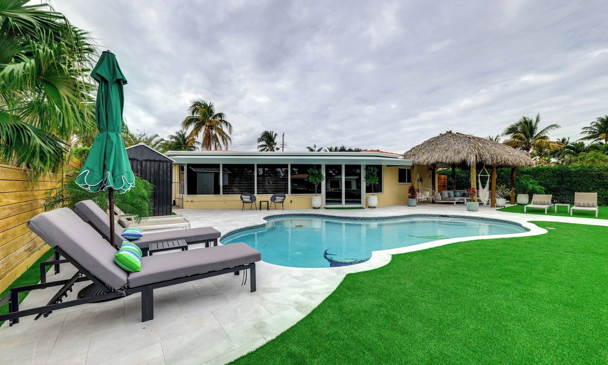 Garden Isles House | 1 Mi to Pompano Beach: Vacation Rental w/Pool!