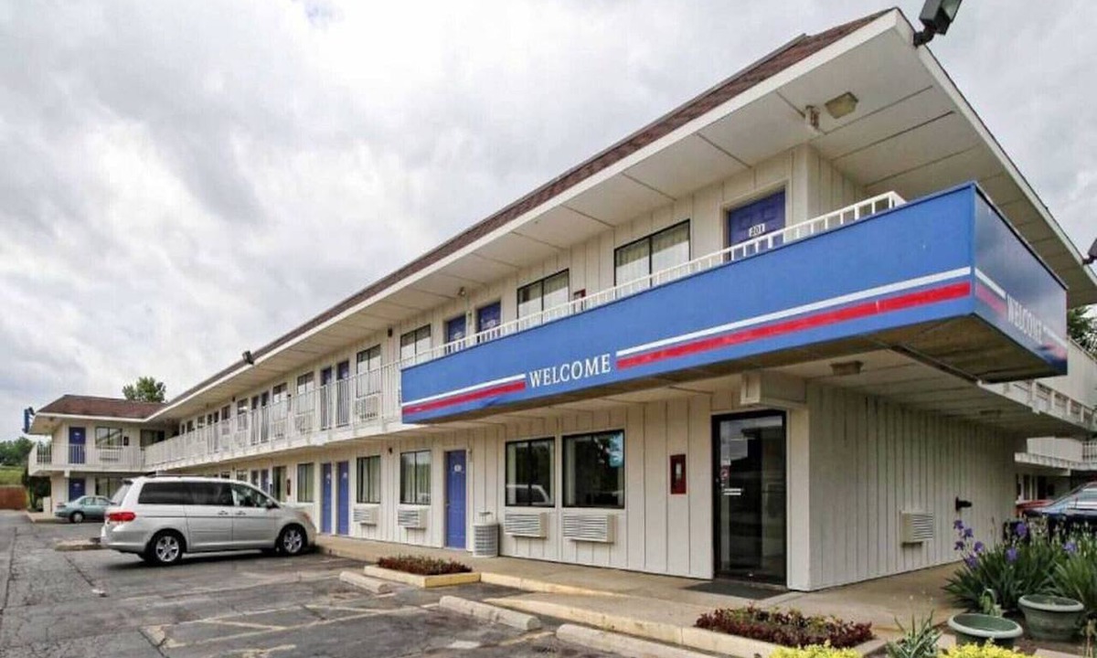 Amherst Apartment | 1 Queen Bed|Mob Acc|RI Shwr|Nsmk|Micfridg