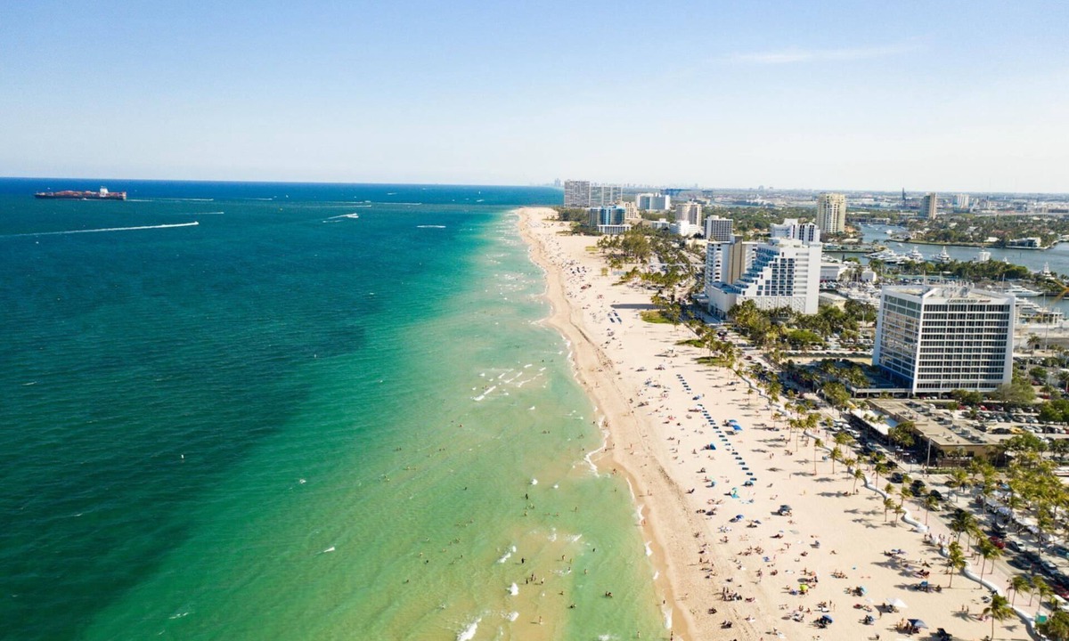Florida Ridge House | 10 min from Beach Cozy style home your get away tropical stay.
