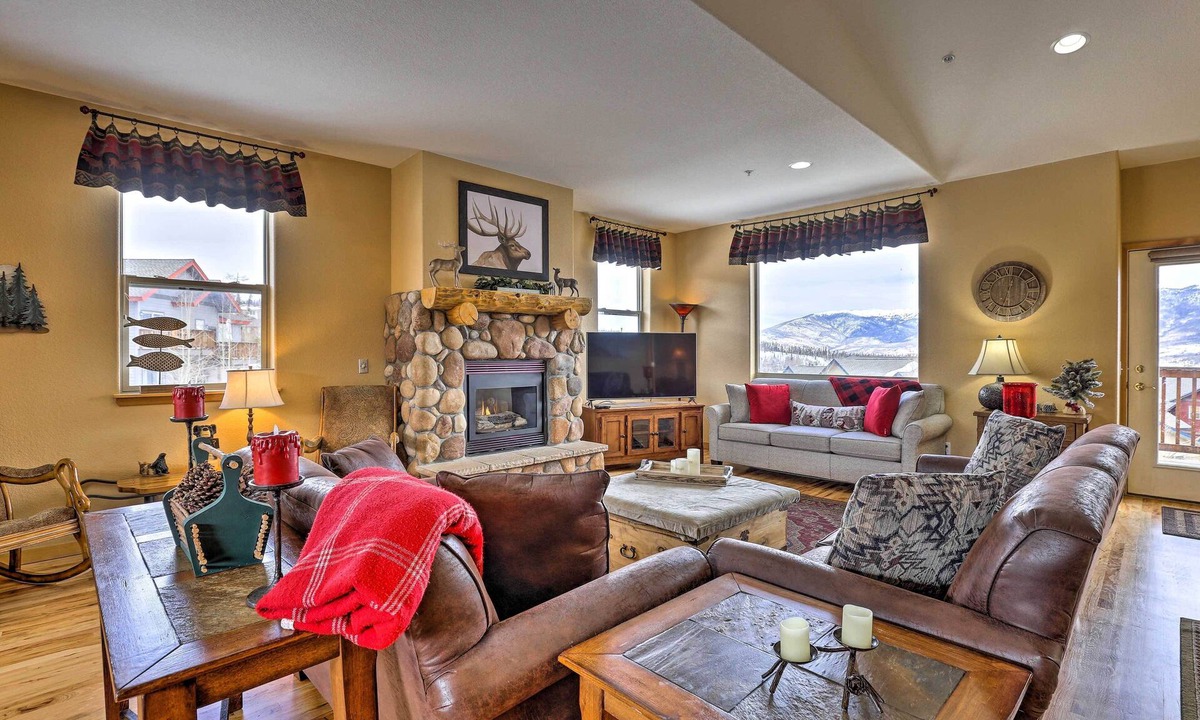 Wildernest House | 11 Mi to Keystone: Silverthorne Condo w/Deck