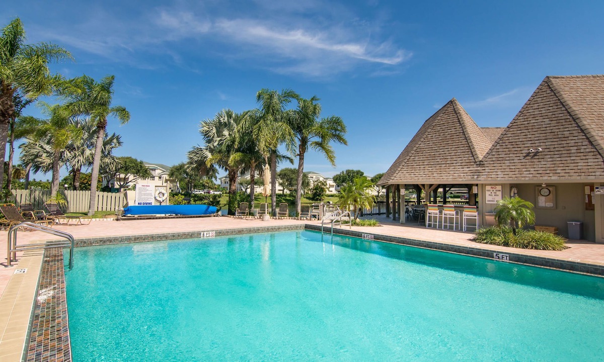 Bella Vista Villa | 1900 ft from beach Luxury Jupiter Beach Villa! private entrance community pool