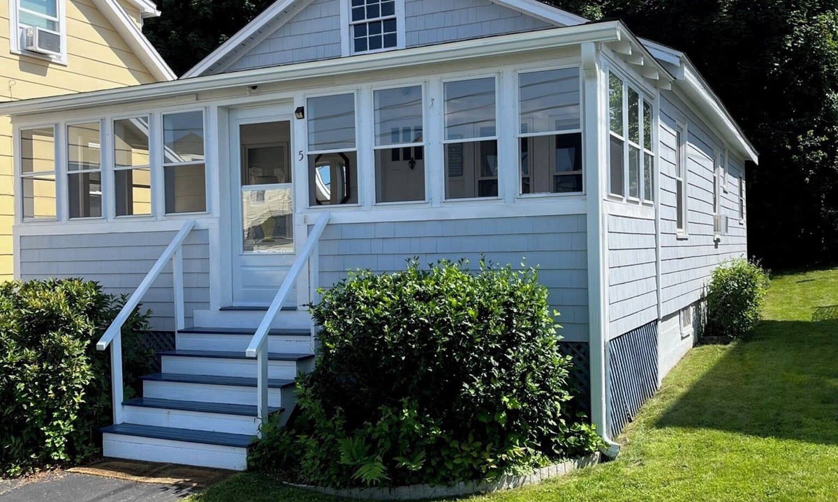 York Beach House | 2 Beach Coastal Cottage