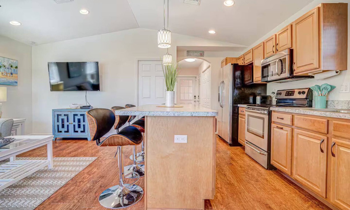 Hutchinson Island South House | 2 bedroom 2 Bath Home w/Pool and beach access!