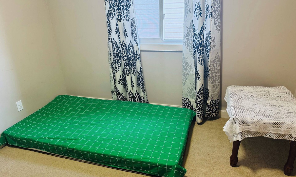 Calgary House | 2 Bedroom with shared washroom