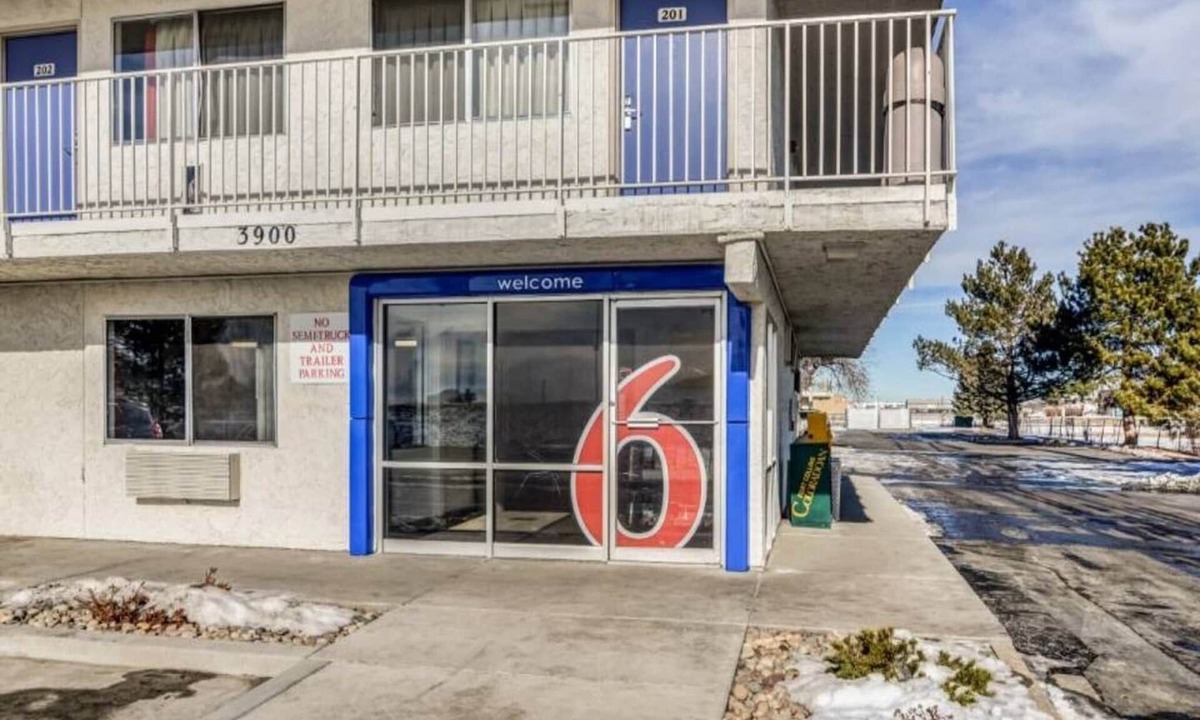 Fort Collins Apartment | 2 Full Beds|NS| Micfridge