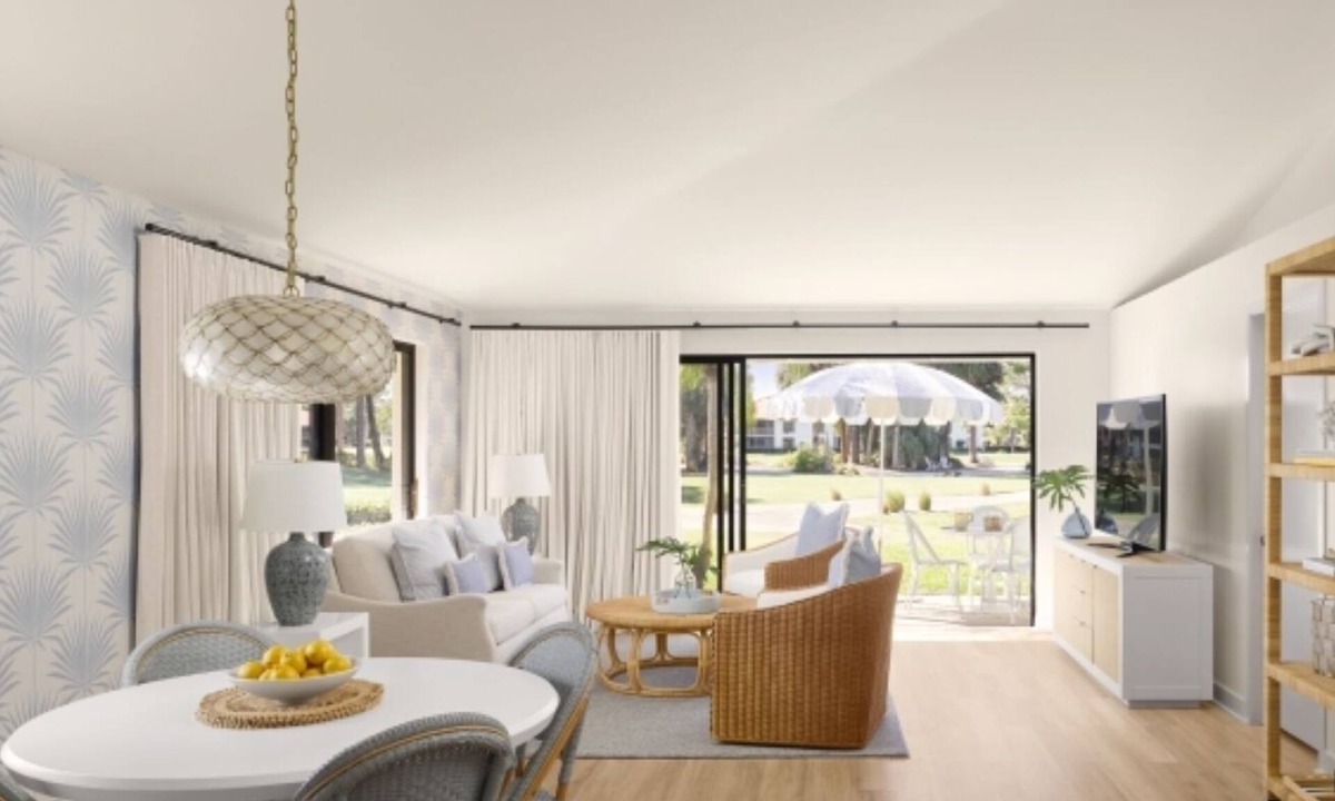 Hunt Club Hotel | 2 Garden Cottage Suites Near Coastal Adventures + Florida Sunshine Activities