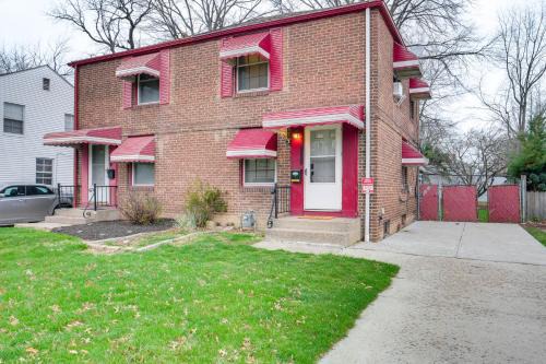 Euclid House | 2 Mi to Lake Erie: Home w/Yard in Euclid!