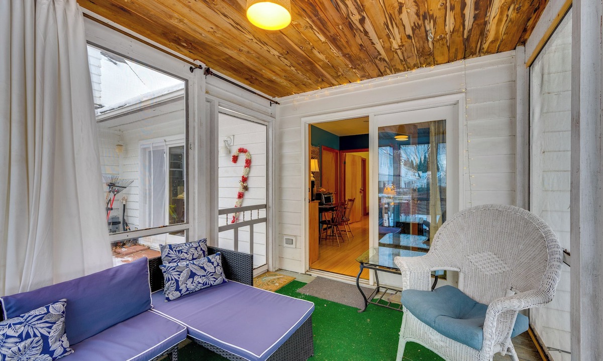 New North End Apartment | 2 Mi to Main Street! Cozy Burlington Guest Suite