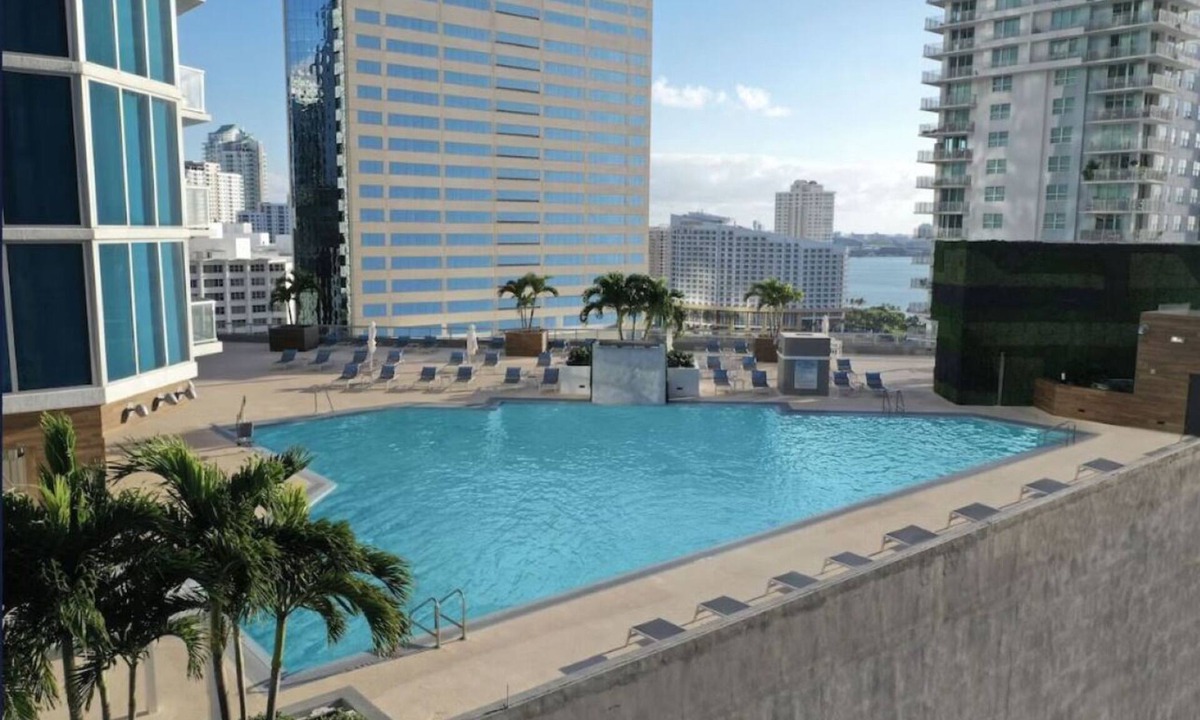 Brickell Hotel | 2 Relaxing Units in Brickell with Breakfast, Gym and Pool Access