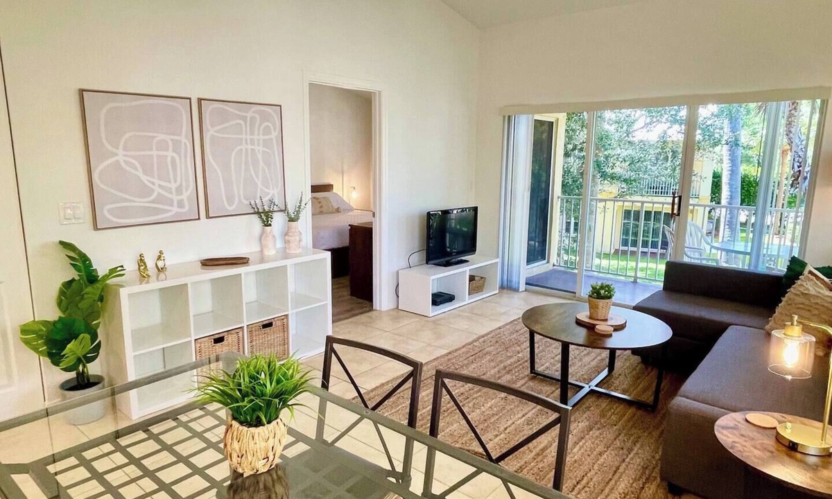 Mission Bay Apartment | 260D - Boca Retreat w/Pool, Parking, Near Evert Tennis & Shops