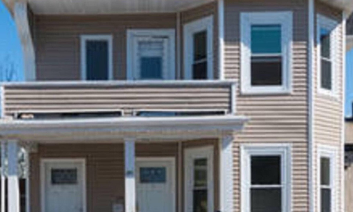 East Somerville Apartment | 3 bd 2 ba Unit