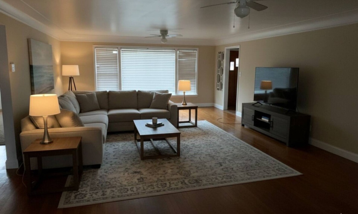 Euclid House | 3 Bdrm Cozy Lakefront Getaway – Spacious Home with Finished Basement!