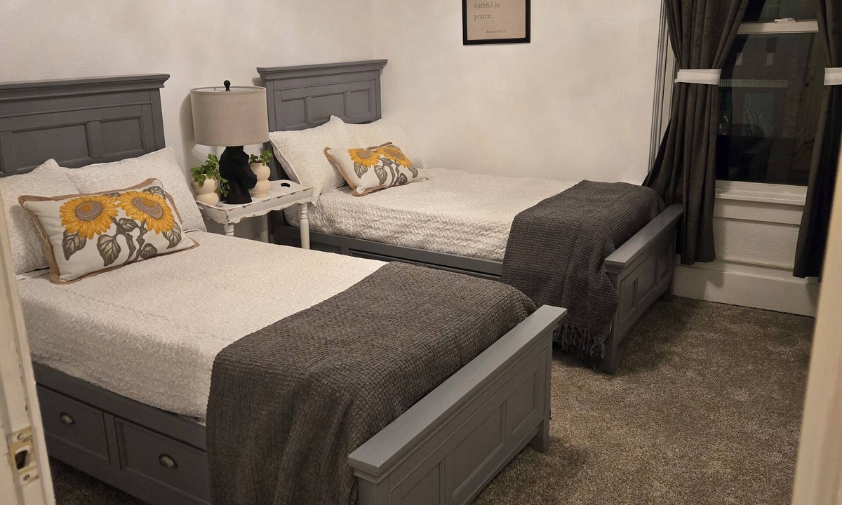 Laramie Apartment | 3-bed apartment loft downtown Laramie. Just a stones throw from 3rd and Grand.