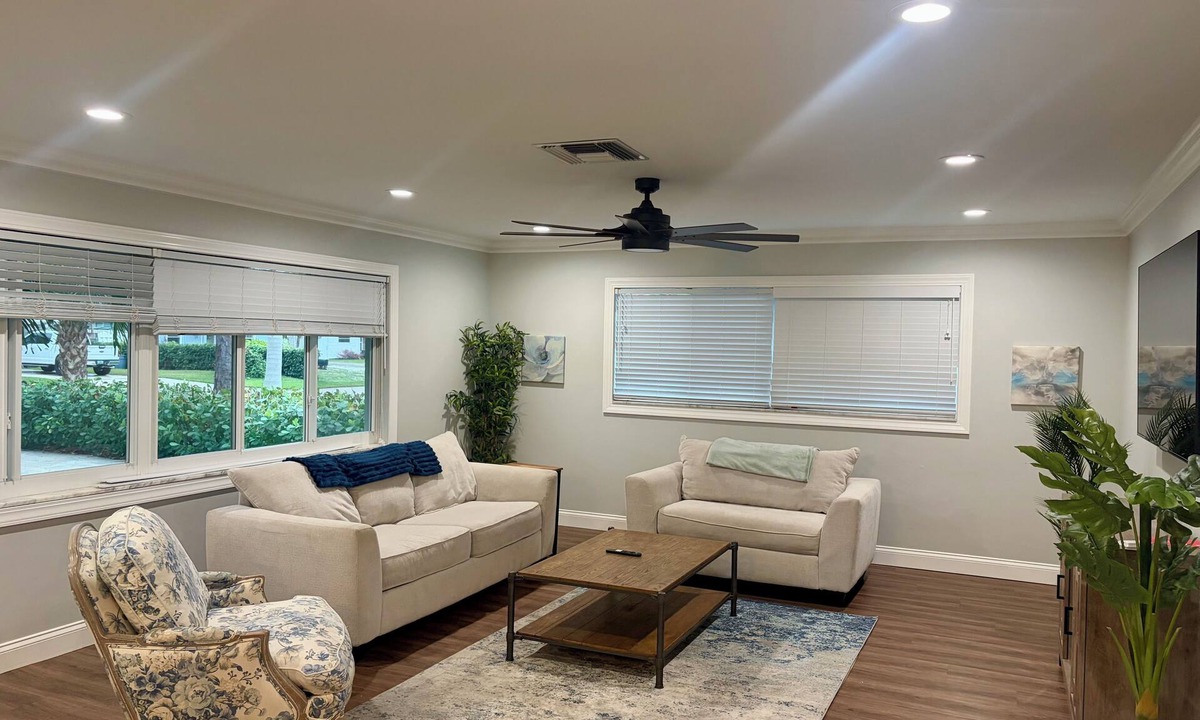 Lake Worth House | 3-bedroom house in charming Greenacres with large covered patio
