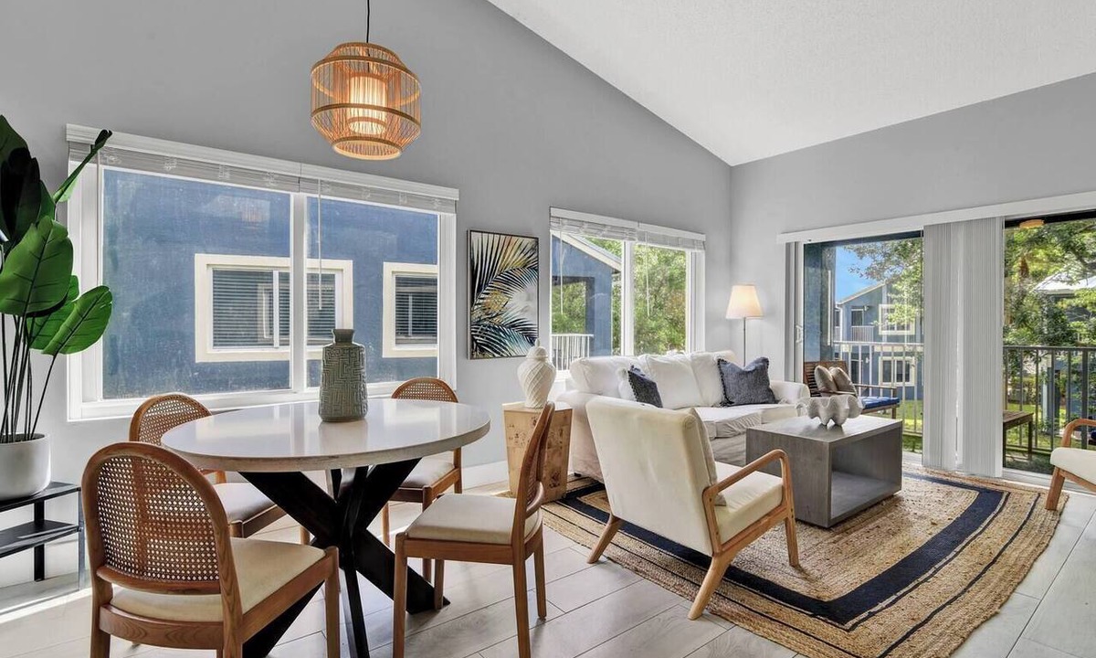 Mission Bay Apartment | 340C - Boca Retreat w/Pool, Parking, Near Evert Tennis & Shops