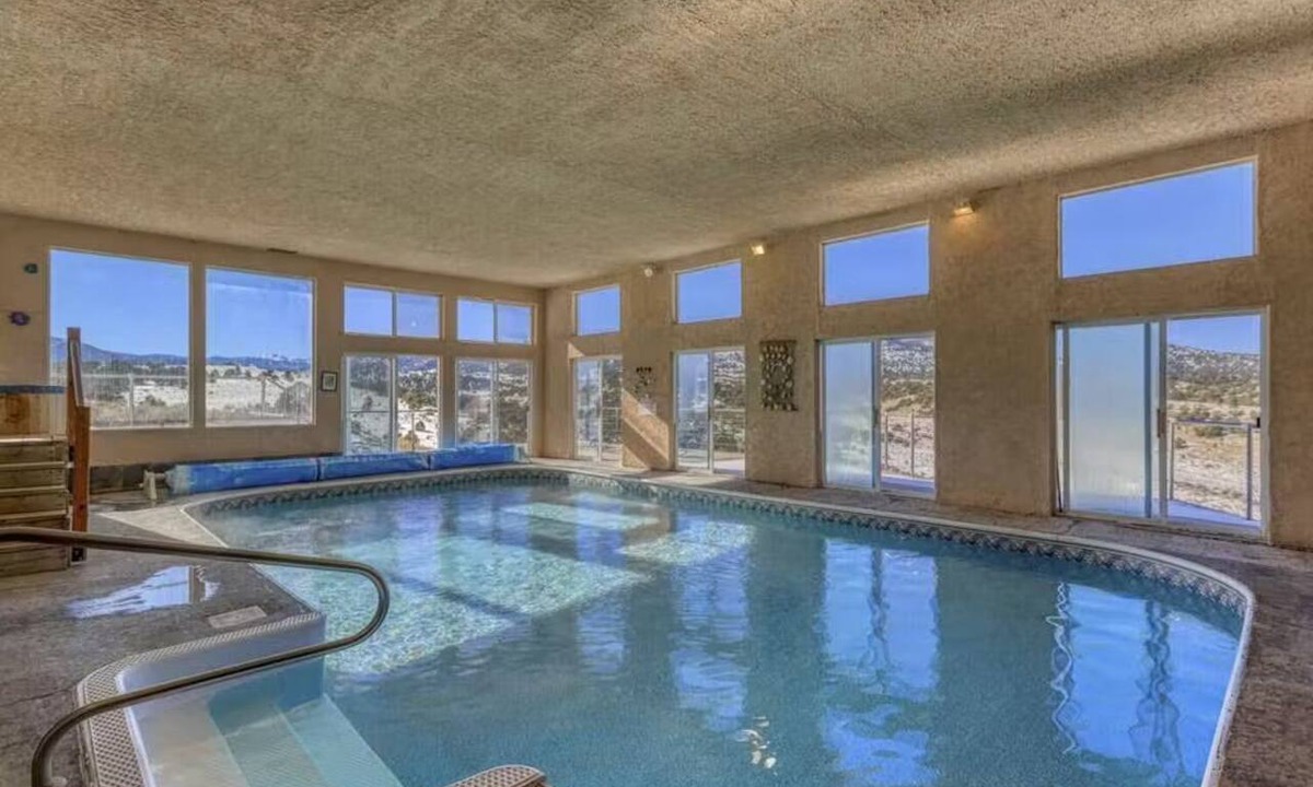 Del Norte House | 38 acre Mtn Escape w/Indoor Pool Sauna 360 Views