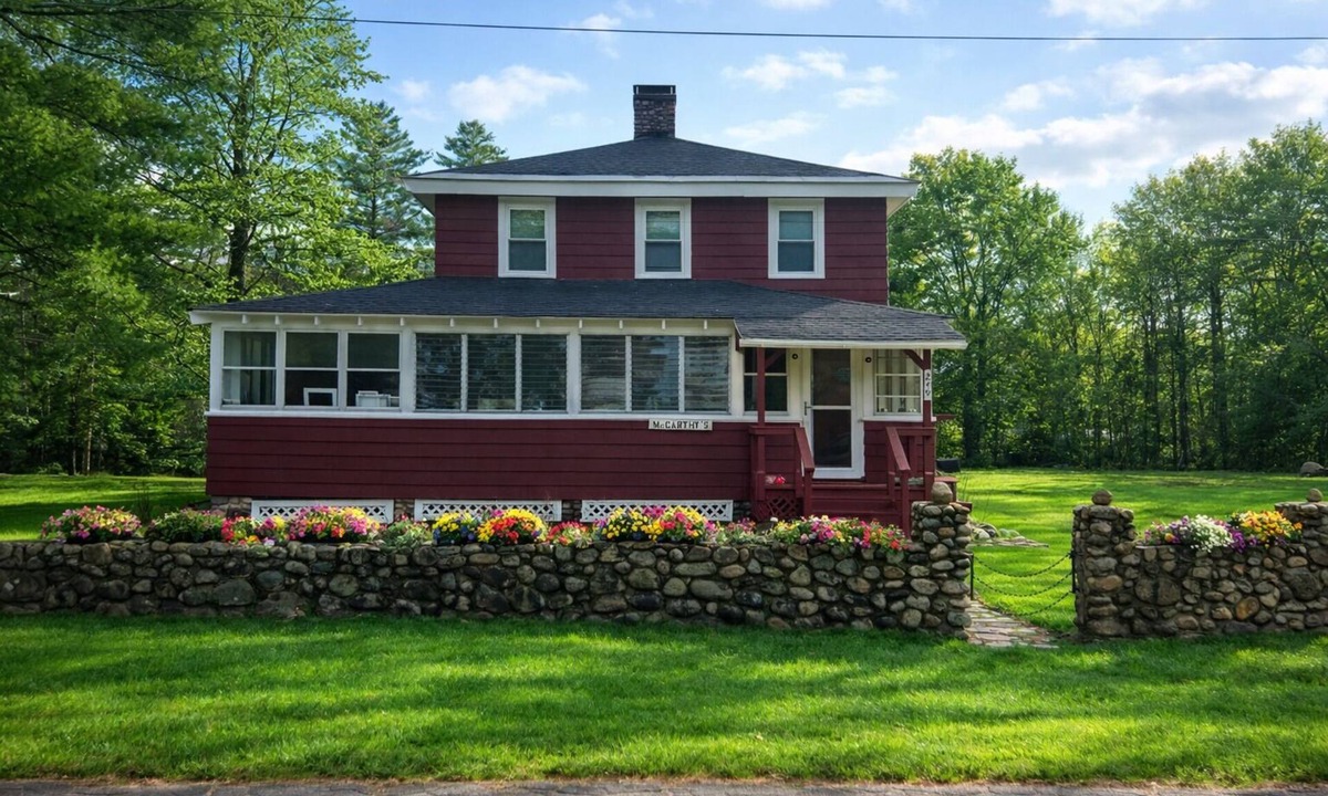 Lincoln House | 3BR White Mountain Escape in Lincoln - Minutes to Loon & Downtown Lincoln