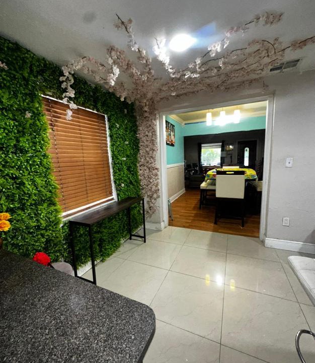 Little Haiti House | 4/20 smoke friendly room