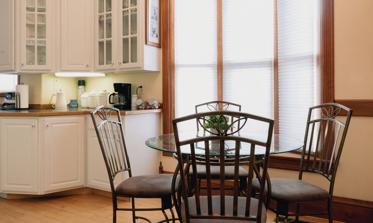 Deadwood Cottage | 4 Bedroom Cottage on Main Street Deadwood!