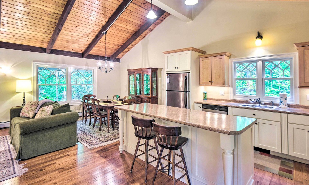 Jackson House | 4 Mi to Ski Slopes: Family-Friendly Bartlett Home!