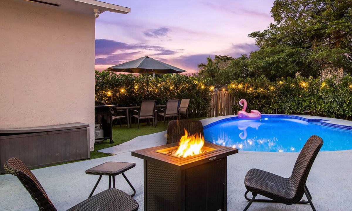 Dania Beach House | 4BR retreat w/heated pool, backyard & BBQ grill