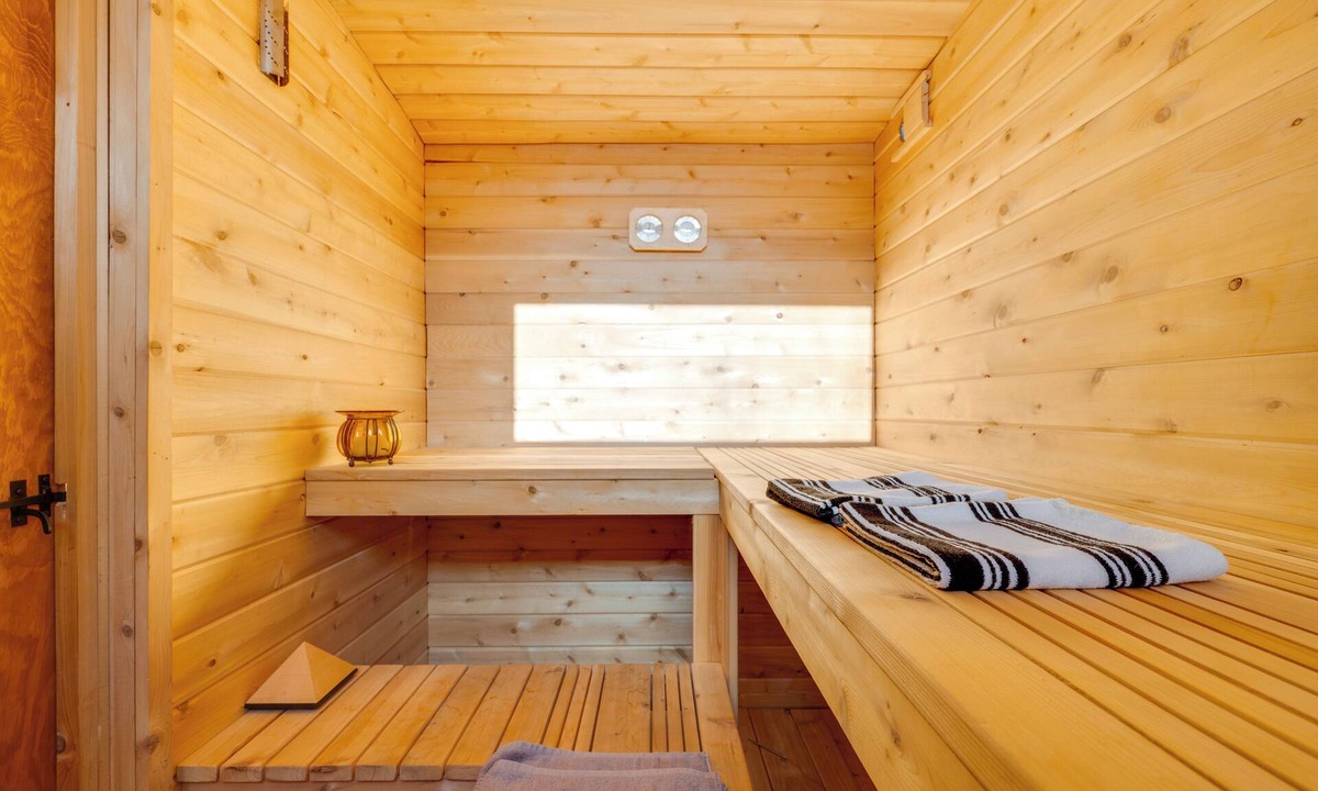 Plymouth Cottage | 6 Mi to Polar Caves! All-season Getaway w/Sauna
