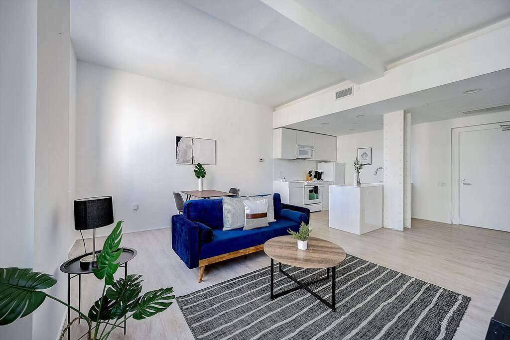 Gateway District Apartment | 62 m² Apartment ∙ 2 guests