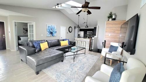 Northwest Arvada House | 6bed 6bath Easy access to Red Rocks Downtown OldeTown