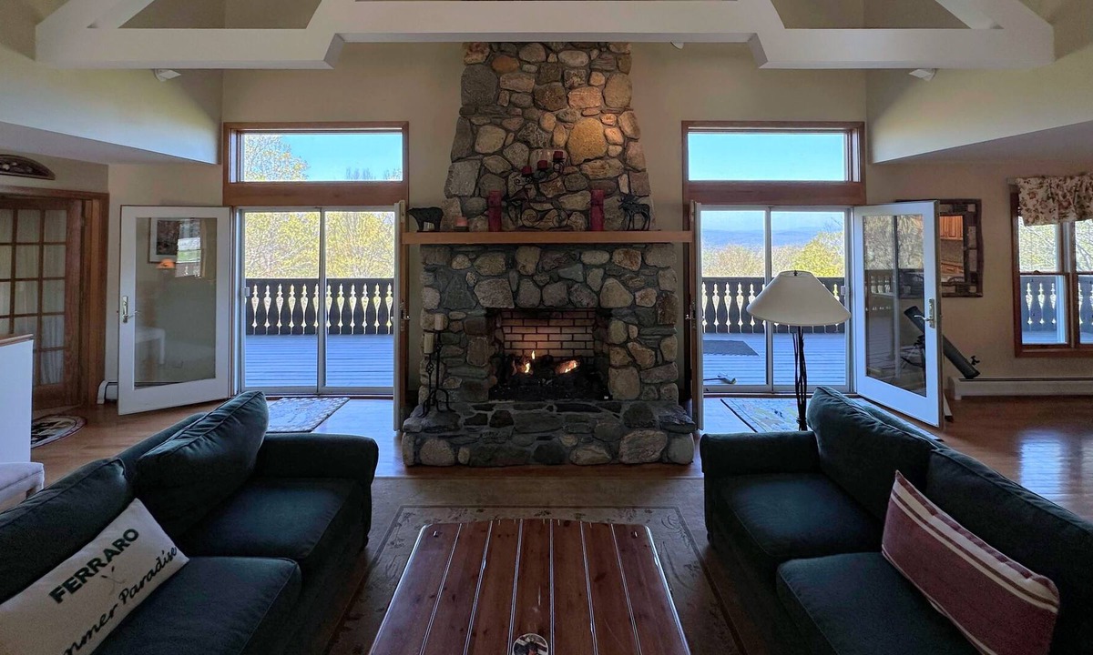 Franconia House | 72WT Cannon Mountain Family retreat with big views and tons of space!