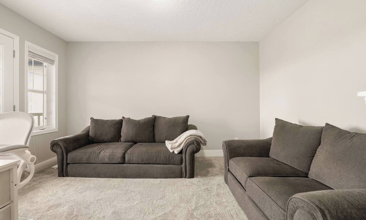 Airdrie House | A beautiful home in Airdrie