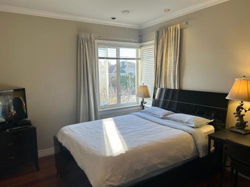 Richmond House | A cozy en-suite on the second floor with independent entranceclose to YVR