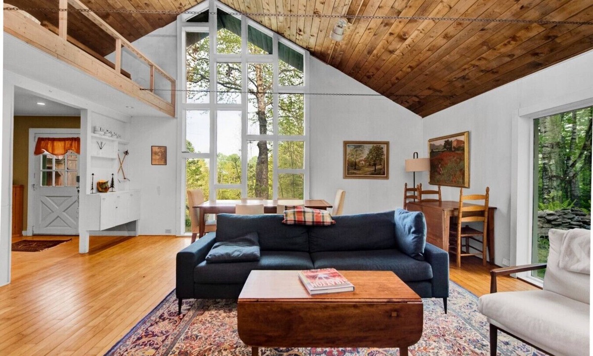 Peru Ski Chalet | A-Frame Chalet | Floor-to-Ceiling Windows, 1 Mi to Bromley
