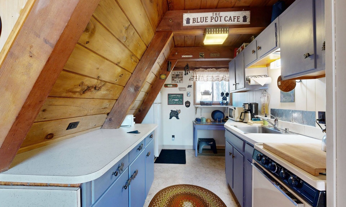 Bethlehem House | A-frame near Miller Pond & golfing - firepit & deck with forest views