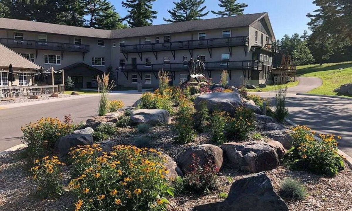 Iron Mountain House | Accessible Cedar Haus Suite | Mountain Serenity