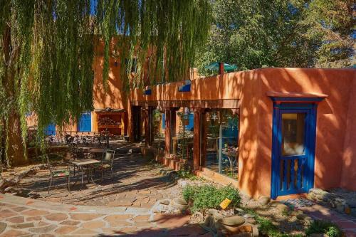 Taos Bed & Breakfast | Adobe and Pines Inn Bed and Breakfast