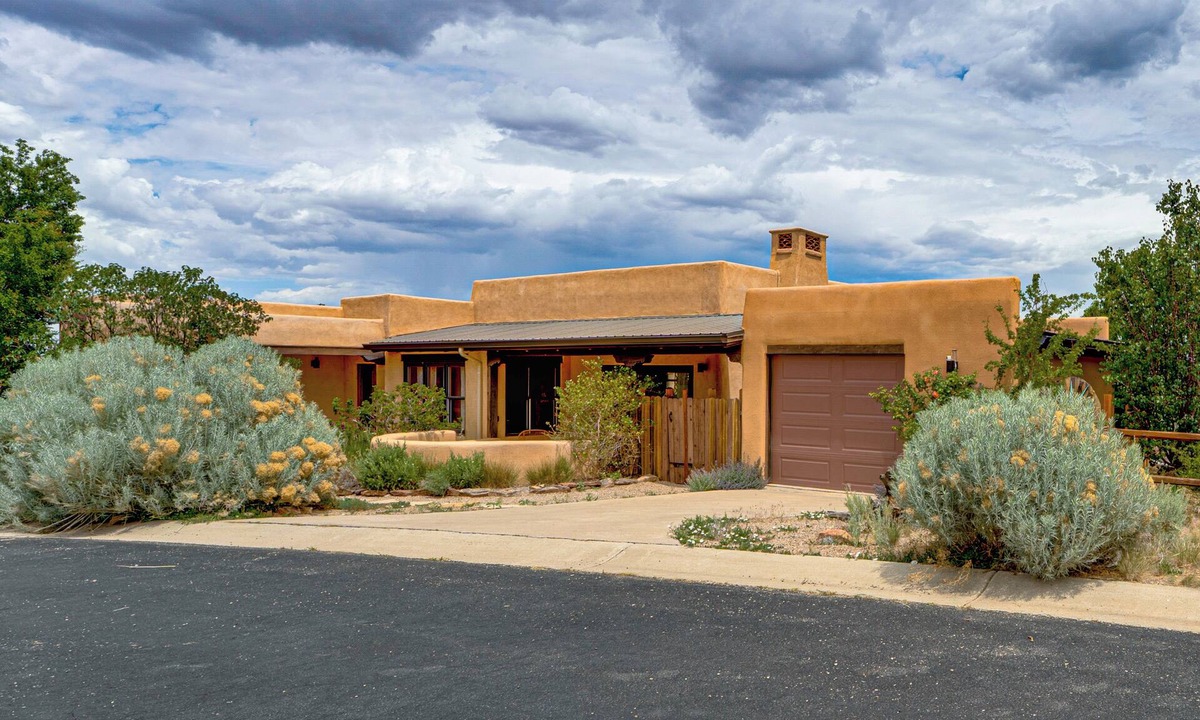 Taos House | Adobe-Style Home with Great Views!