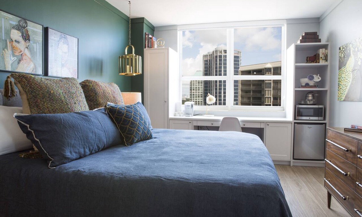Coconut Grove Apartment | Adorable 12th Floor Standard Unit-Parking Included