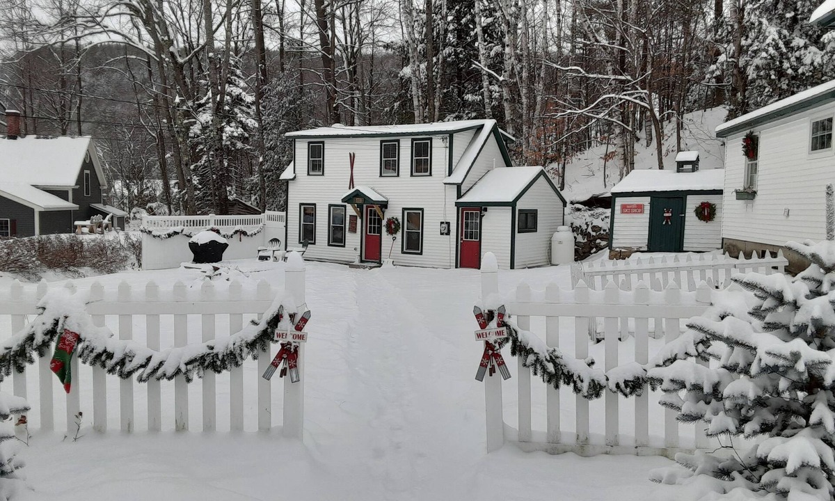 Jackson Cottage | Adventure to the mountains of New Hampshire at a fantastic mountain escape!