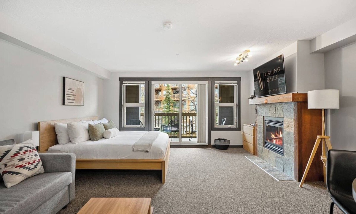 East Kootenay Condo | Altura | Ski-In/Out | Balcony | Resort/Pool Access