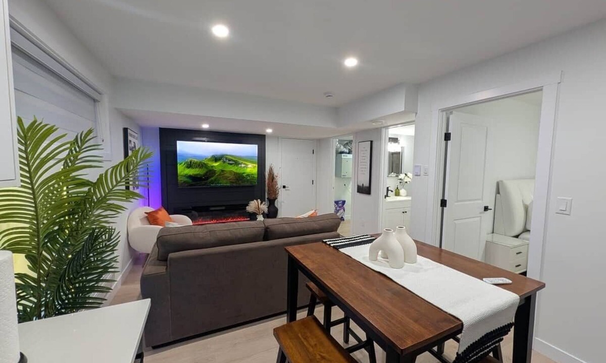 Regina House | An Exquisite One-Bedroom Guest Suite.