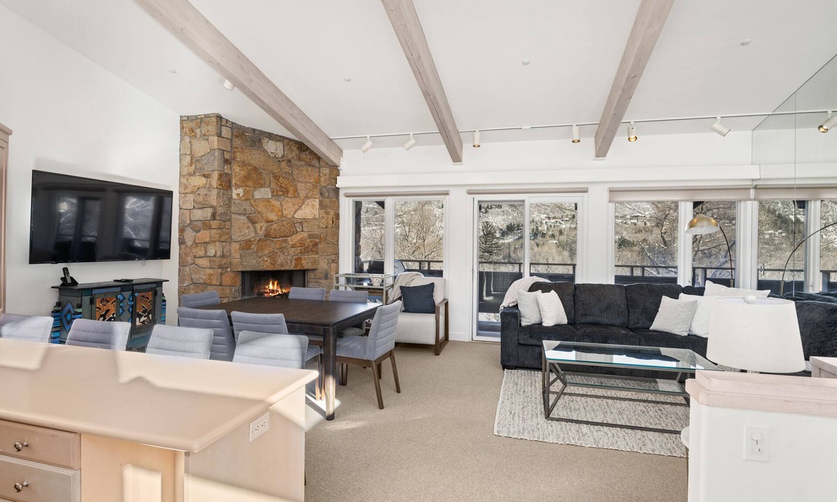 Aspen Condo | Aspen Alps Comfortable Three Bedroom Condo alongside Aspen Mountain