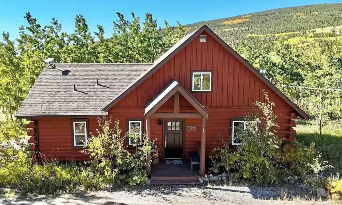 Warm Springs Cabin | Aspen Grove Haus - Private Family & Pet Friendly Cabin - 3 bd/2ba - Starlink