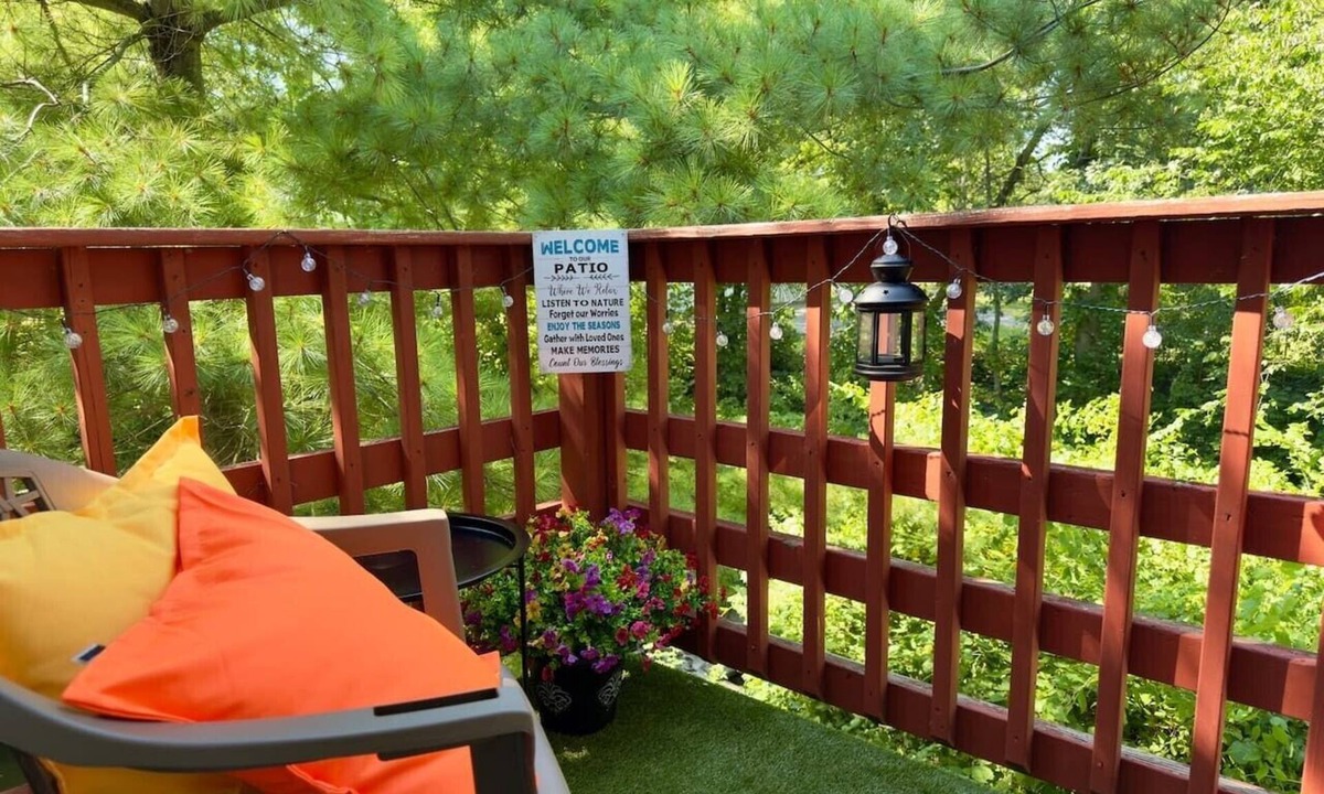 Avon House | Avon Nature Retreat by Creek!
