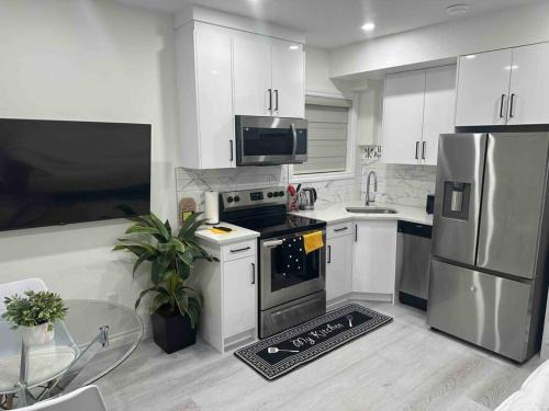 Symons Valley Apartment | Award winning boho paradise sunlit modern suite