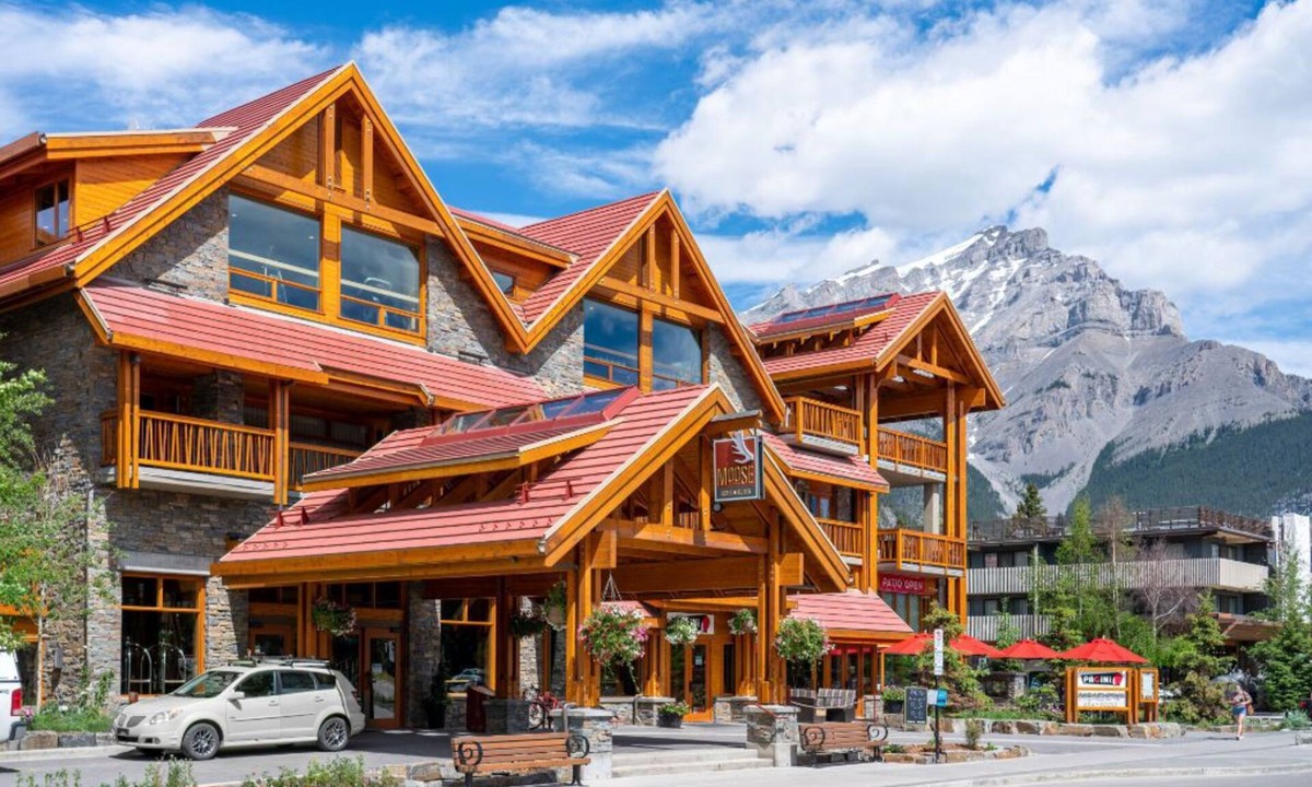 Banff Hotel | Banff Getaway with Unique Decor/Hot Pools On-Site