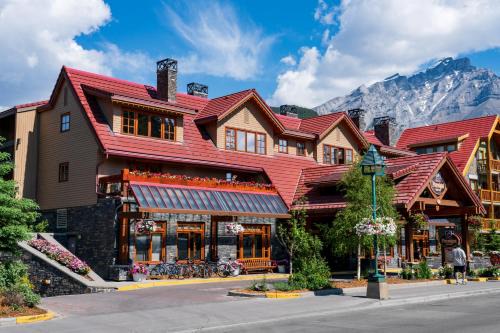 Banff Hotel | Banff Ptarmigan Inn
