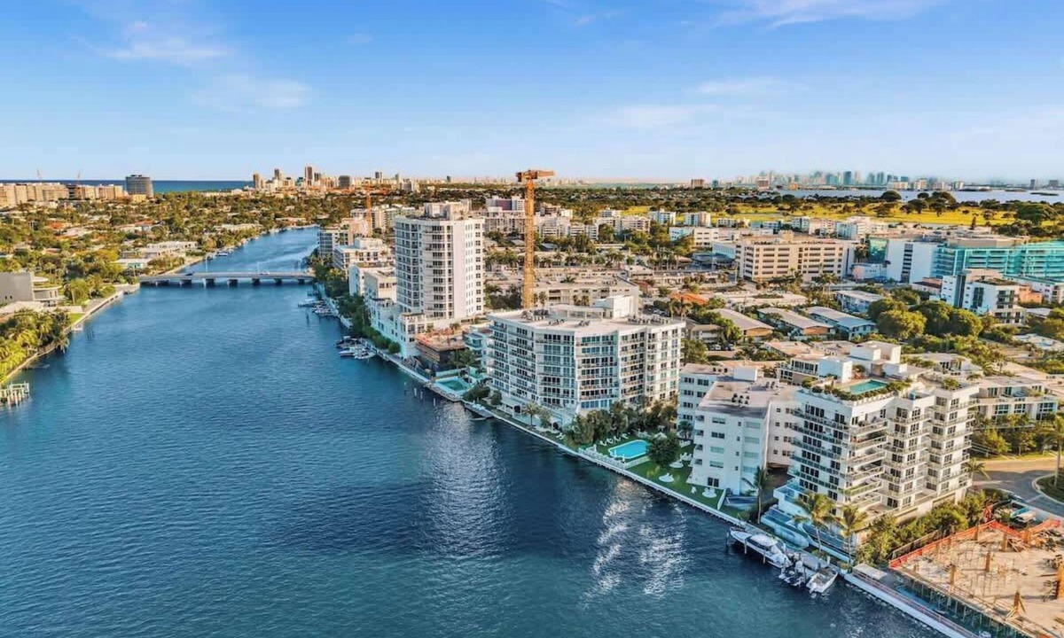 Bay Harbor Islands Apartment | Bay Harbor Waterfront 2BR Condo, Rooftop Pool