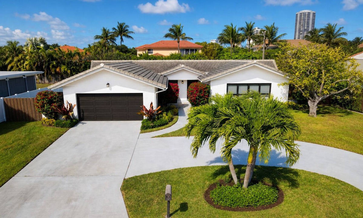Singer Island House | Beach House with Pool, Luxurious & Contemporary
